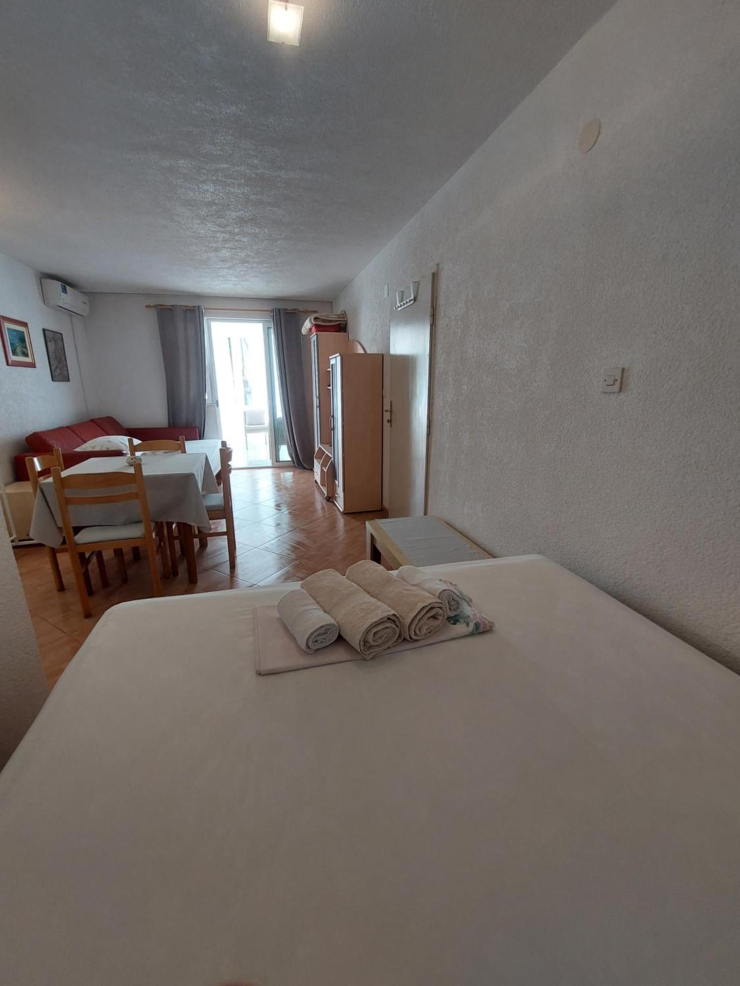 Villa Bratus Promajna Eksteriør billede