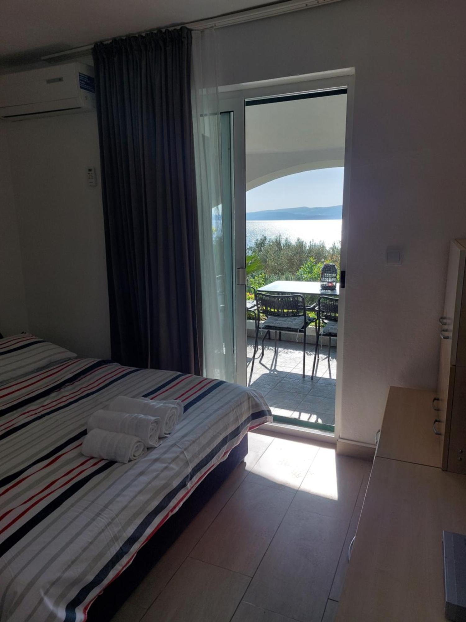 Villa Bratus Promajna Eksteriør billede
